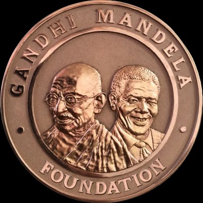 Logo Fundación Gandhi-Mandela Perú